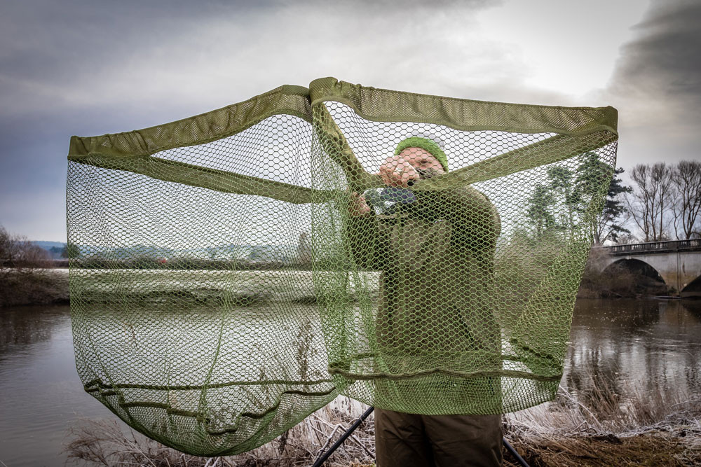 Korum Folding LATEX Triangle Net ALL SIZES Fishing tackle